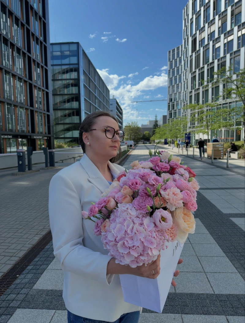 Kolejna odsłona naszej kwiatowej współpracy z marką Dior 🤍 
To dla nas czysta przyjemność i nieustanna inspiracja ✨

#dior #flowers #kwiatywarszawa #kwiatydlafirm #flowers