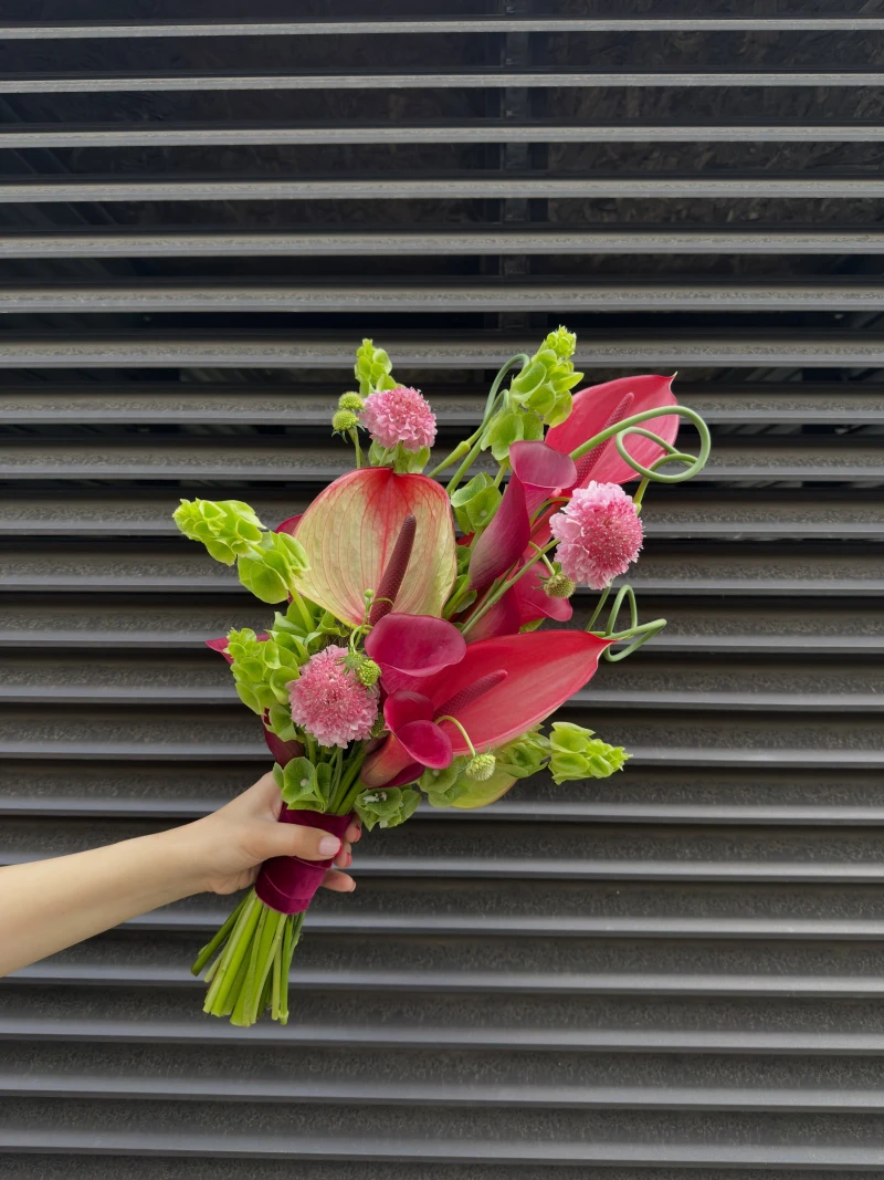 Ostatnio nie mamy ani jednego weekendu bez bukietu ślubnego 🩷🌸 

#kwiaciarniabielany #bukietślubny #kwiatywarszawa #bielanywarszawskie