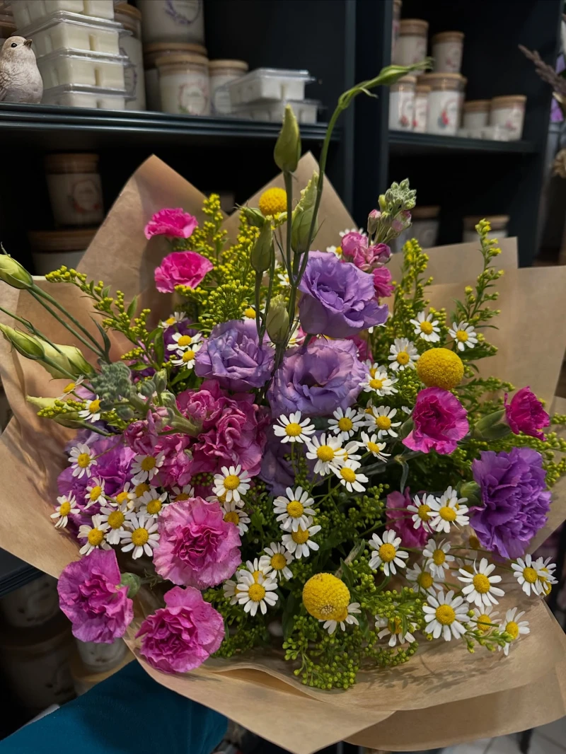 Przynieś łąkę do swojego domu 🌷🌼🌿

#kwiaciarniabielany #kwiatywarszawa #polnybukiet #warszawa