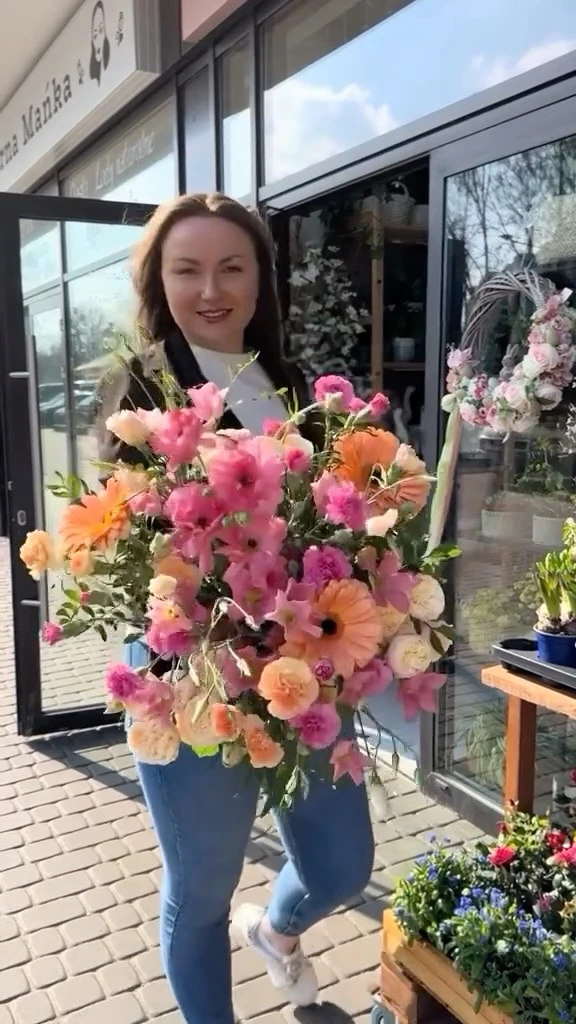 Znasz kogoś, kto kocha kwiaty tak samo jak ja? 
Oznacz tę osobę !🌷🙋‍♀️

#kwiaciarnia #kwiaciarniawarszawa