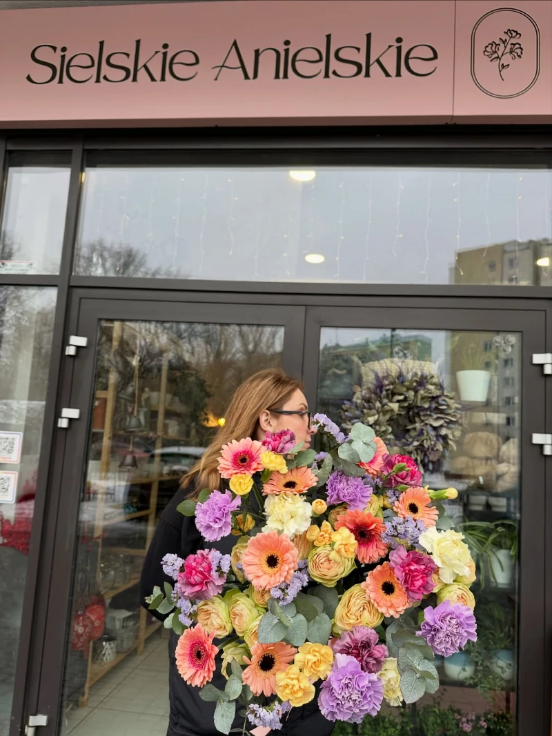 🎨 Eksplozja kolorów 🎨 

#kwiaciarnia #kwiatywarszawa #kwiatybielany #kwiaciarniabielany #kolorowybukiet