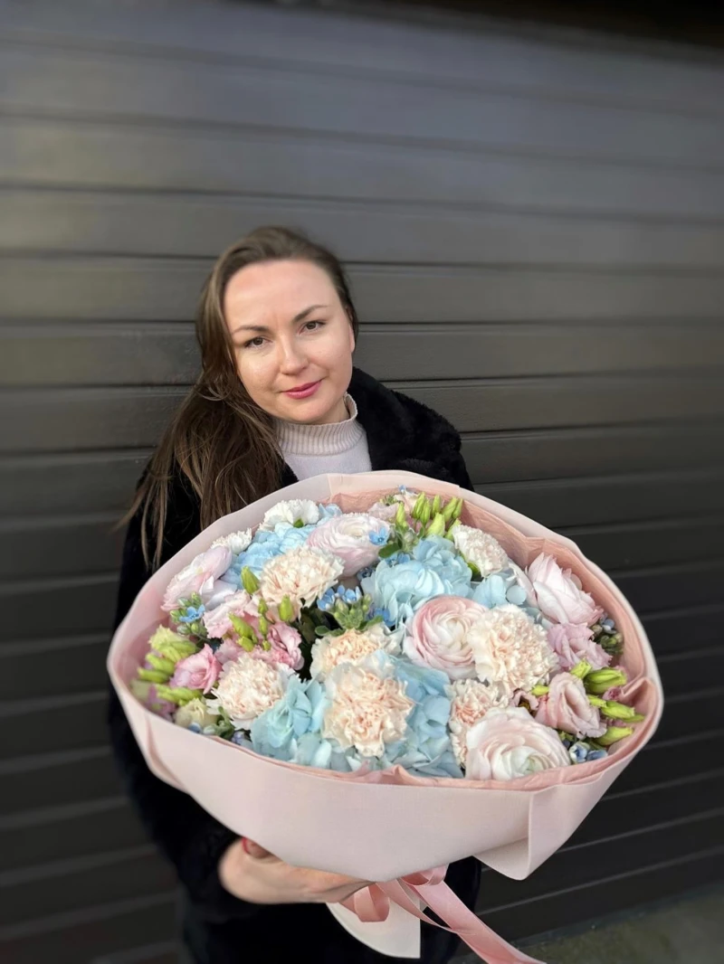 Szukasz prezentu, który wywoła efekt WOW? 🤩 Nasze pastelowe nowości już czekają, by skraść serce Twojej drugiej połówki! 🤍💗
💌 Napisz do nas i zarezerwuj swój bukiet już teraz!
#kwiaciarniabielany #kwiaciarniawarszawa #kwiatywarszawa #walentynki