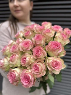 Zdjęcie kompozycji florystycznej