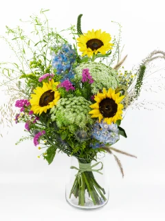 Bukiet ze słonecznikami i dodatkami