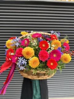 Barwny Kosz Kwiatowy na Rocznicę