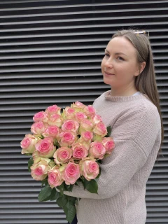 Zdjęcie kompozycji florystycznej
