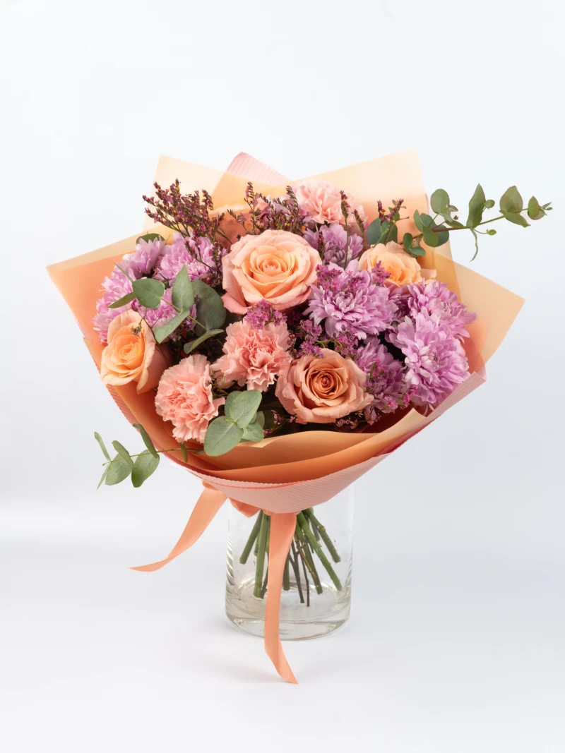 Bukiet z brzoskwiniową różą