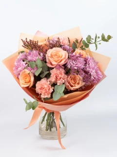 Bukiet z brzoskwiniową różą